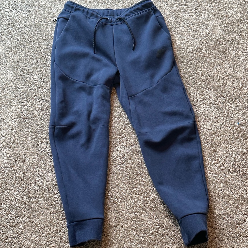 Nike Sportswear Tech Fleece (S)